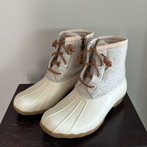 Sperry lace up insulated rain boots